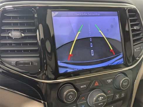 Used 2019 Jeep Grand Cherokee Limited w/ Luxury Group II image 22