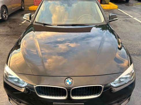 Used 2017 BMW 320i xDrive Sedan AWD/4WD image 9