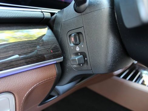 Used 2024 Mercedes-Benz GLE 450 4MATIC w/ AMG Line Exterior image 19