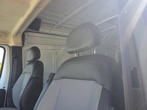 Used 2025 RAM ProMaster 2500 w/ Convenience Group FWD image 15