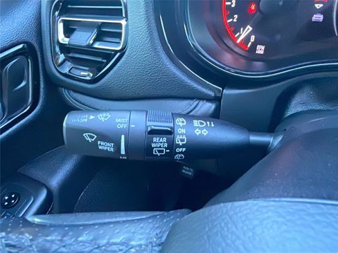 Used 2021 Dodge Durango SXT image 23