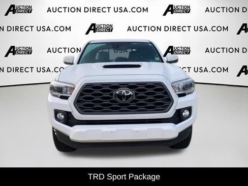Used 2021 Toyota Tacoma TRD Sport w/ Technology Package AWD/4WD image 2