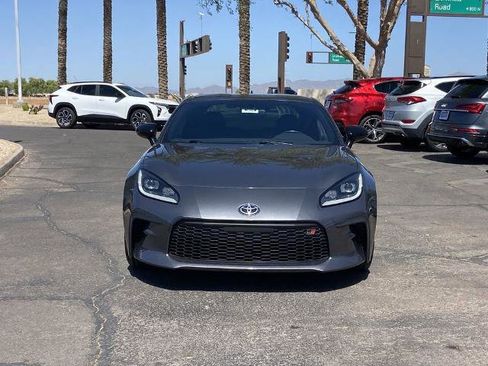 Used 2022 Toyota GR86 RWD image 3
