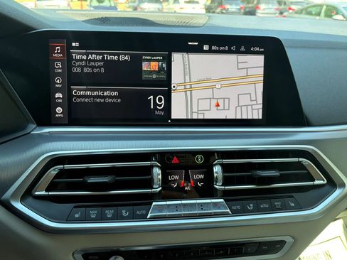 Used 2019 BMW X5 xDrive50i w/ M Sport Package AWD/4WD image 39