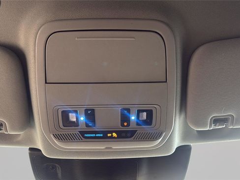 Used 2022 Ford Explorer XLT w/ Equipment Group 202A AWD/4WD image 23