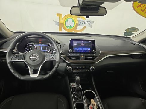 Used 2024 Nissan Altima 2.5 SV FWD image 13