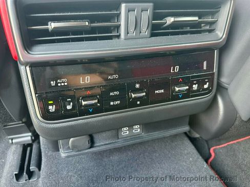 Used 2025 Lexus LX 600 F Sport AWD/4WD image 33