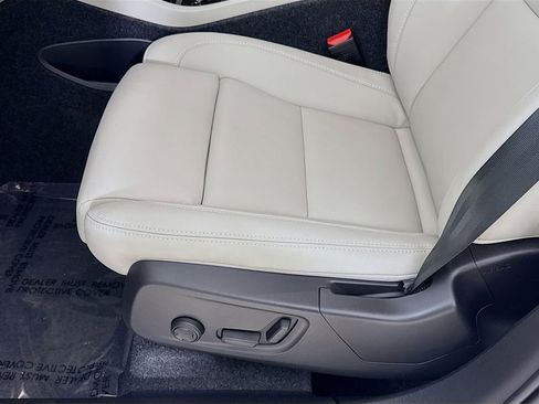 New 2026 Volvo XC40 B5 Plus w/ Protection Package Premier image 18