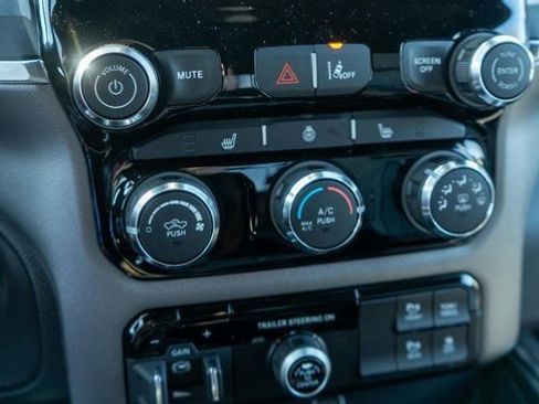 New 2026 RAM 1500 4x4 Crew Cab image 25