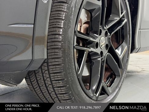 Used 2025 Volkswagen Tiguan SE R-Line AWD/4WD image 12