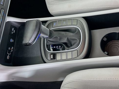 Certified 2025 Hyundai Kona SEL FWD image 16