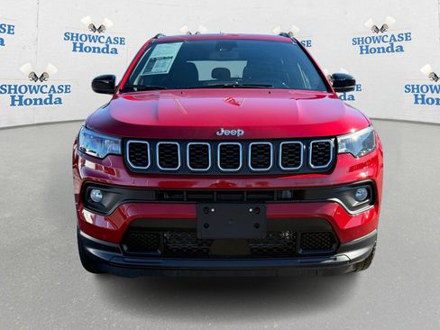 Used 2025 Jeep Compass Latitude image 6