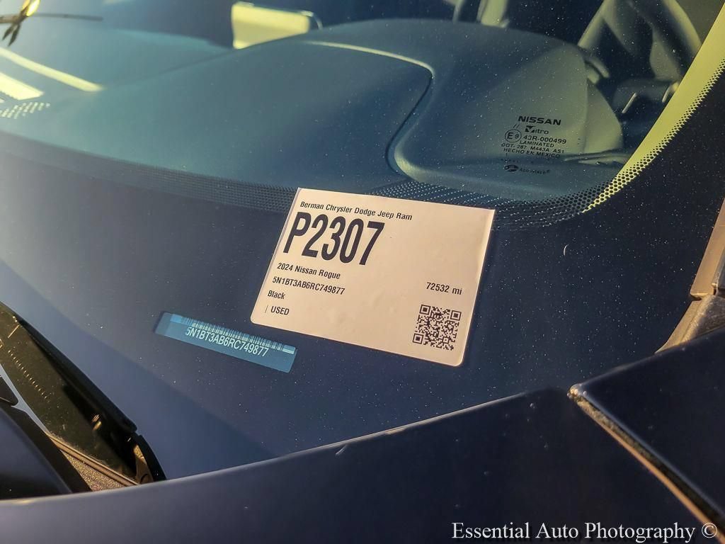 Used 2024 Nissan Rogue S AWD/4WD image 29