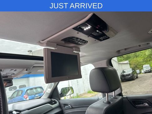 Used 2018 Chevrolet Suburban Premier AWD/4WD image 30