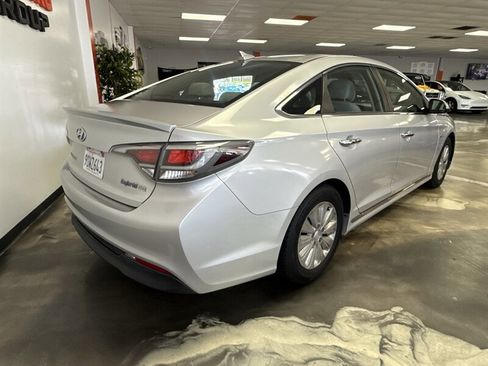 Used 2016 Hyundai Sonata SE FWD image 4