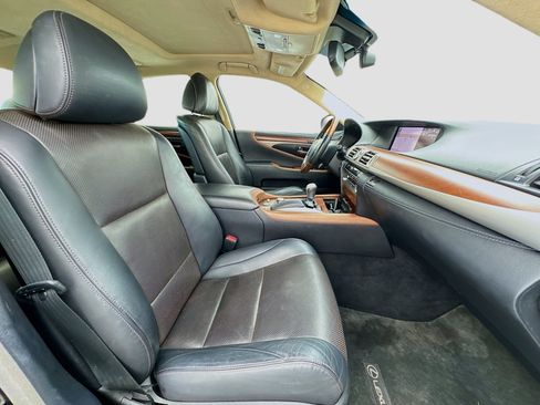 Used 2014 Lexus LS 460 image 19