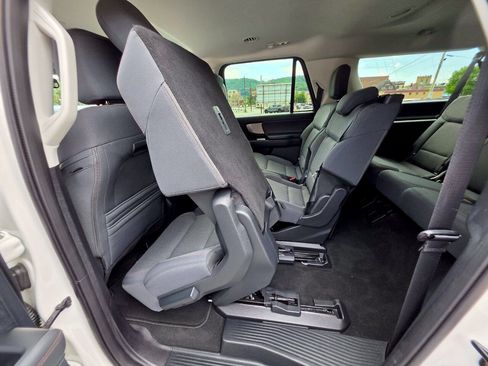 Used 2025 Ford Expedition Max Active AWD/4WD image 19