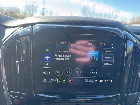 Used 2023 Chevrolet Traverse Premier w/ Redline Edition image 15