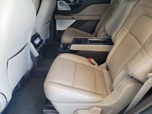 Certified 2021 Lincoln Aviator Grand Touring w/ Equipment Group 302A AWD/4WD image 10
