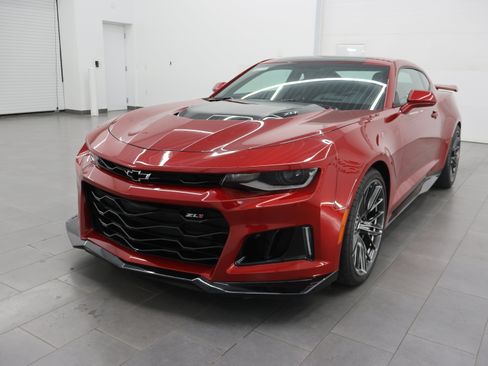 Used 2017 Chevrolet Camaro ZL1 RWD image 7