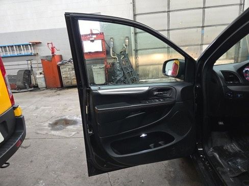 Used 2019 Dodge Grand Caravan GT image 57