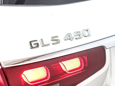 New 2026 Mercedes-Benz GLS 450 4MATIC image 9