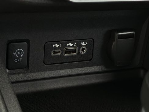 Used 2024 Nissan Sentra SV FWD image 16