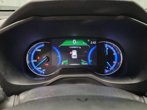 Used 2025 Toyota RAV4 XLE AWD/4WD image 27