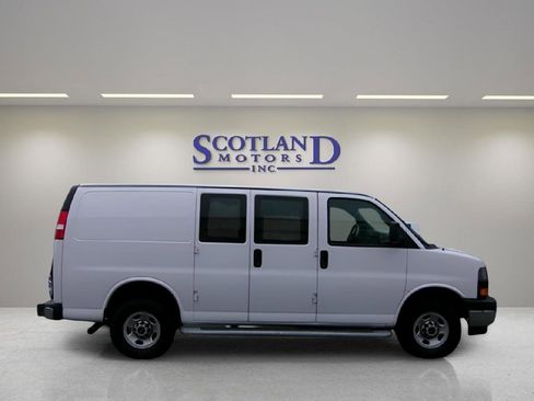 Used 2024 GMC Savana 2500 w/ Driver Convenience Package image 5