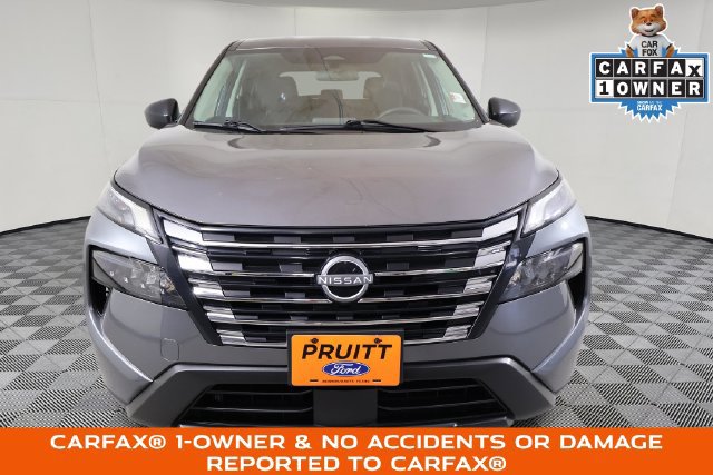 Used 2024 Nissan Rogue S AWD/4WD image 3