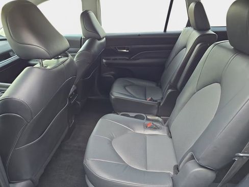 Used 2024 Toyota Grand Highlander XLE image 18