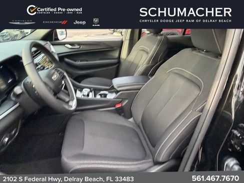 Used 2025 Jeep Grand Cherokee Laredo X w/ Luxury Tech Group I RWD image 11