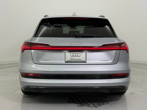Used 2021 Audi e-tron Premium w/ Convenience Plus Package image 10