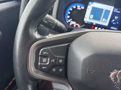 Used 2023 Ford Bronco Badlands image 33