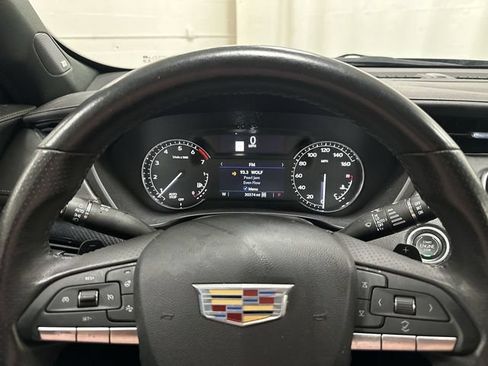 Used 2023 Cadillac XT4 Sport AWD/4WD image 10