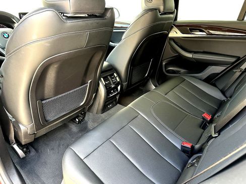 Certified 2025 BMW X4 xDrive30i image 18