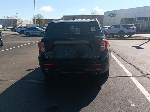 Used 2023 Ford Explorer XLT w/ Equipment Group 202A AWD/4WD image 5