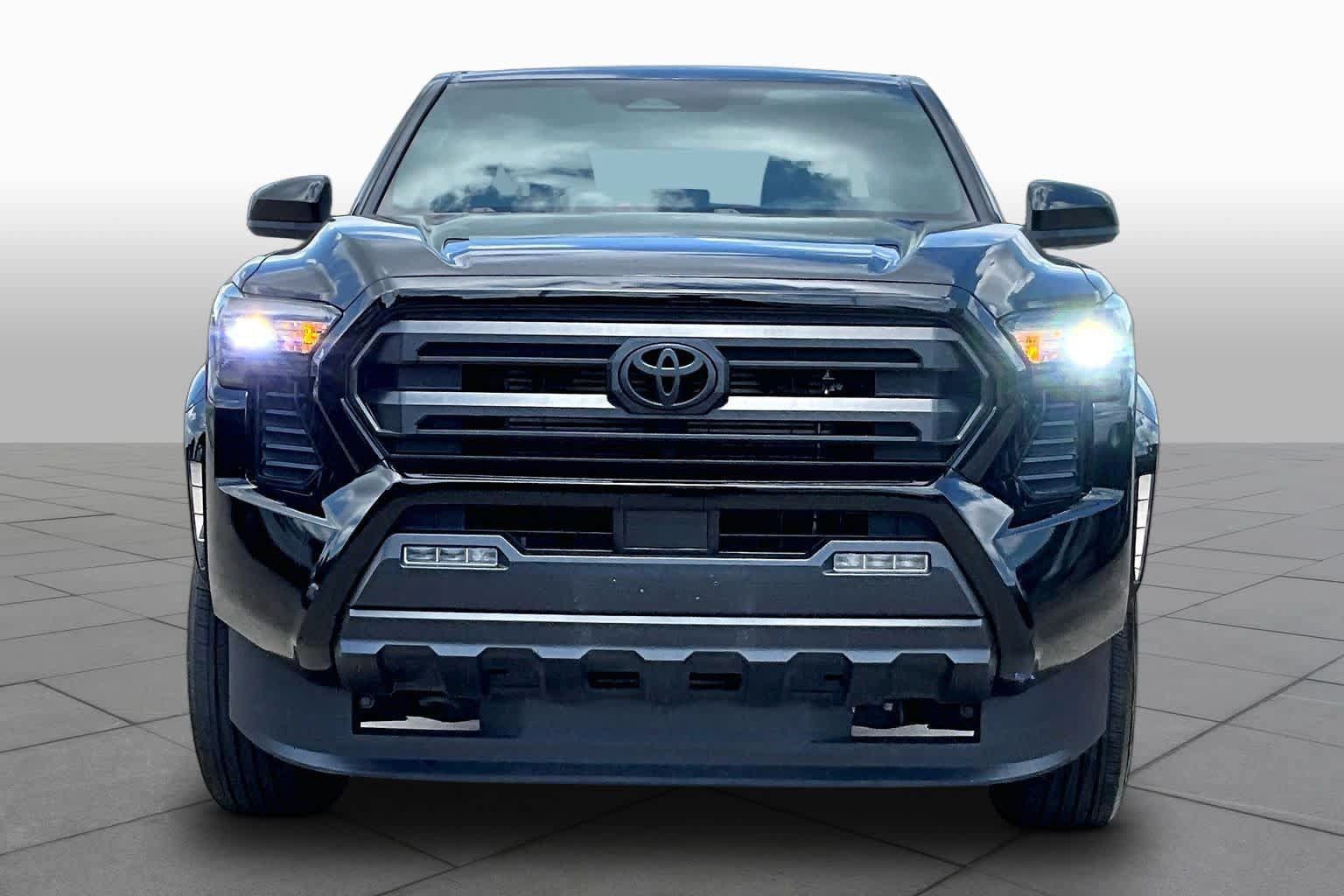 Used 2026 Toyota Tacoma SR5 AWD/4WD image 4