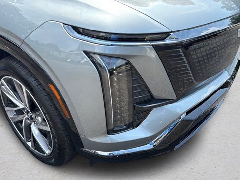 Certified 2026 Cadillac Vistiq Sport w/ LPO, Floor Liner Package AWD/4WD image 12