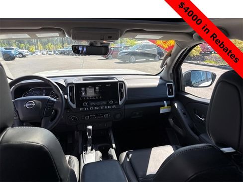 New 2025 Nissan Frontier SL image 25