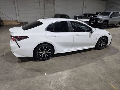 Used 2021 Toyota Camry SE FWD image 13
