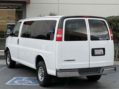 Used 2018 Chevrolet Express 3500 LT w/ LT Preferred Equipment Group image 2