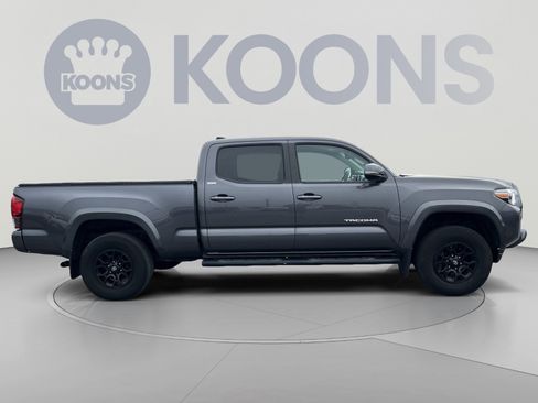 Used 2022 Toyota Tacoma SR5 w/ Technology Package AWD/4WD image 5