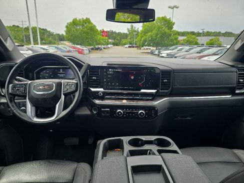 Used 2025 GMC Sierra 1500 SLT RWD image 13