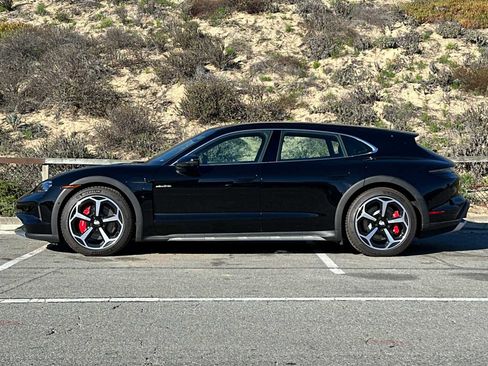 New 2025 Porsche Taycan 4S image 2