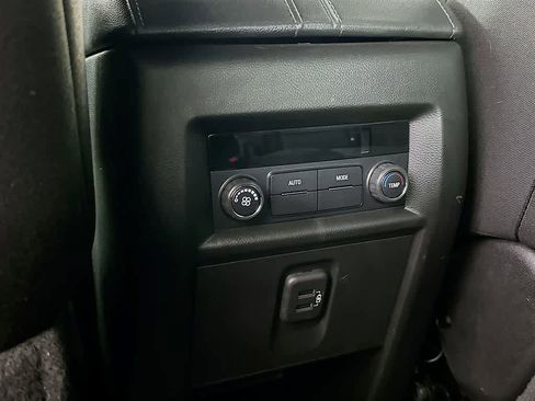 Used 2023 Chevrolet Traverse LT w/ Midnight/Sport Edition image 13