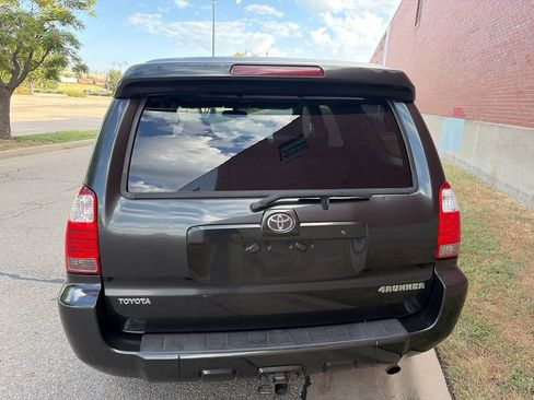 Used 2006 Toyota 4Runner 4WD image 3
