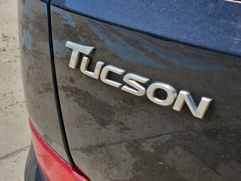 Used 2017 Hyundai Tucson SE Plus w/ Cargo Package AWD/4WD image 10