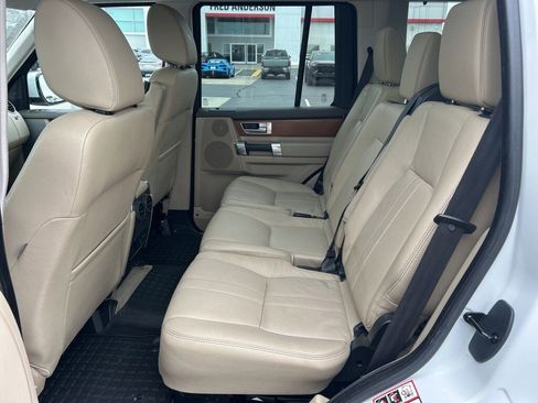 Used 2016 Land Rover LR4 HSE image 15