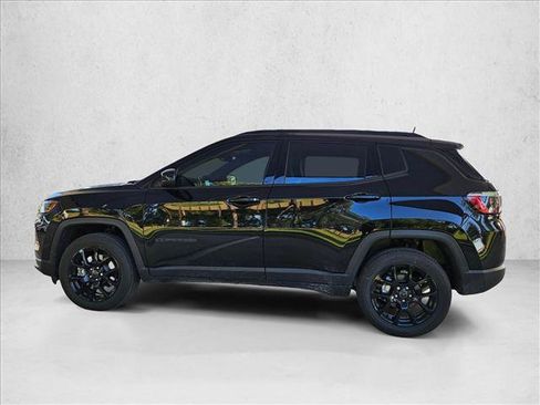 Used 2026 Jeep Compass Latitude w/ Quick Order Package 29K AWD/4WD image 8